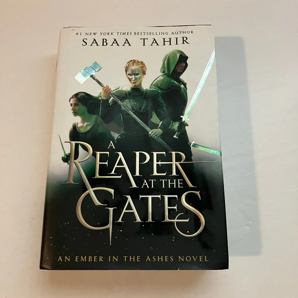 A Reaper at the‎ Gates (An Ember in the Ashes) - Hardcover - VERY GOOD